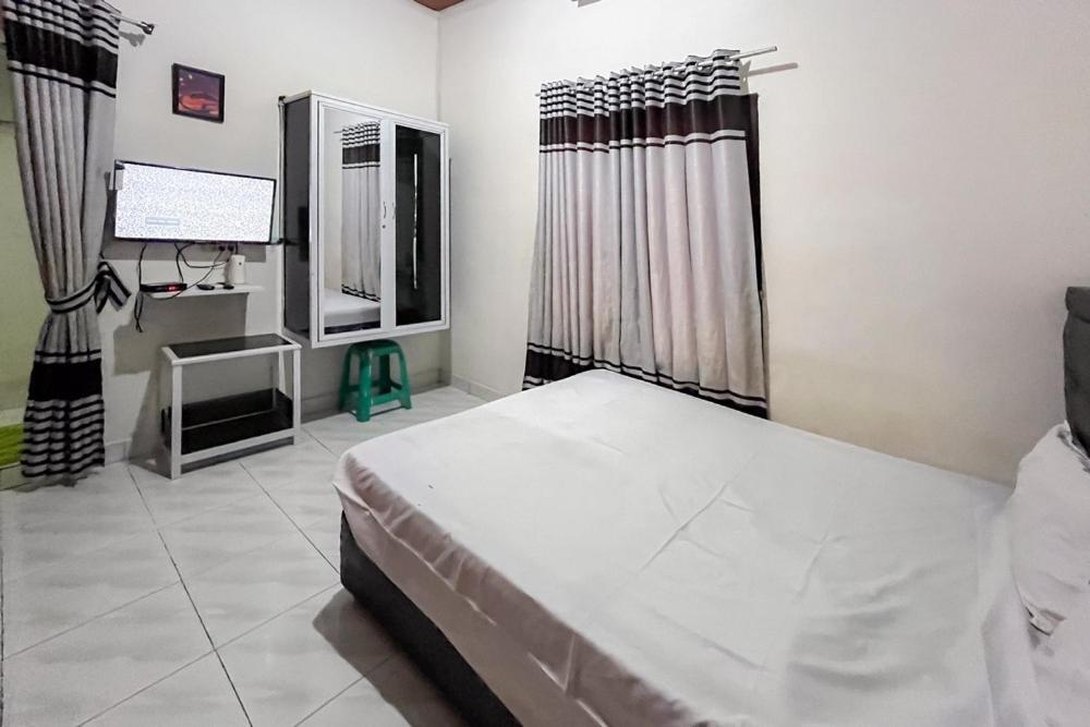 Kostel 99 Pangkal Pinang Redpartner Hotel Kültér fotó