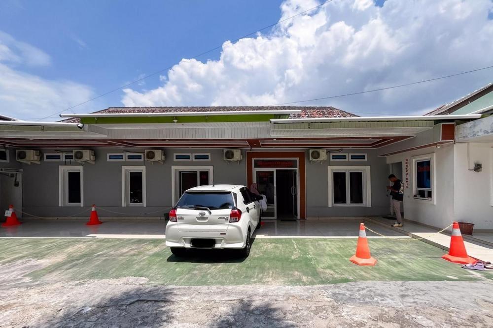 Kostel 99 Pangkal Pinang Redpartner Hotel Kültér fotó
