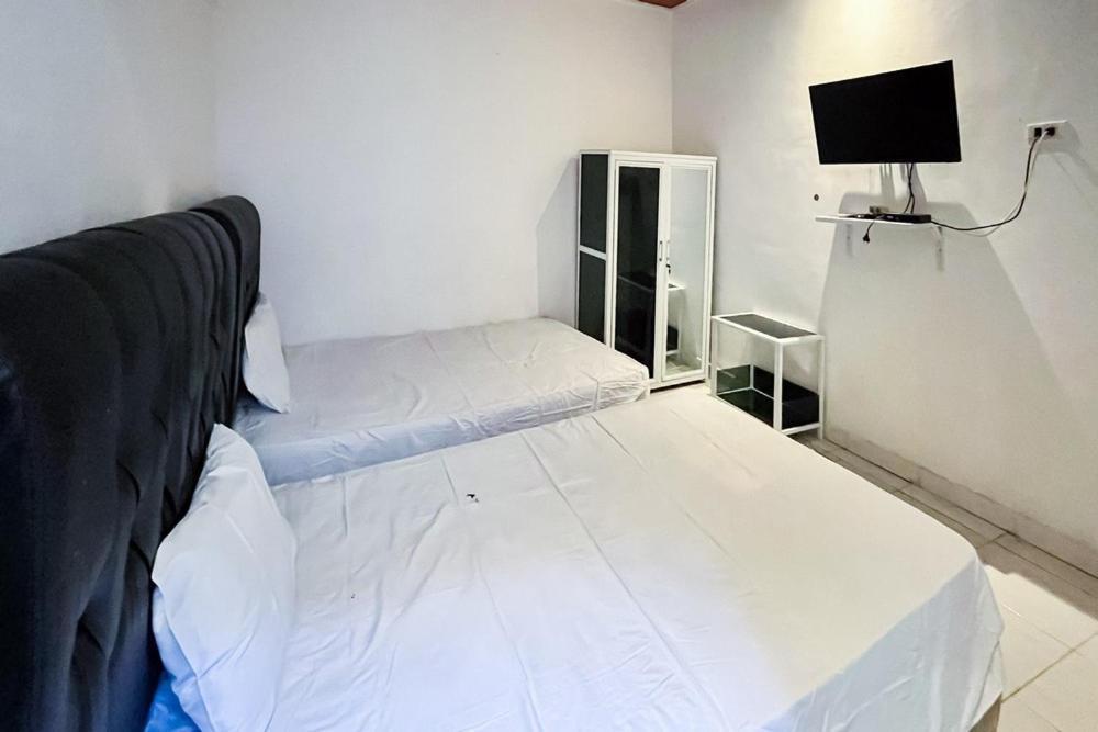 Kostel 99 Pangkal Pinang Redpartner Hotel Kültér fotó