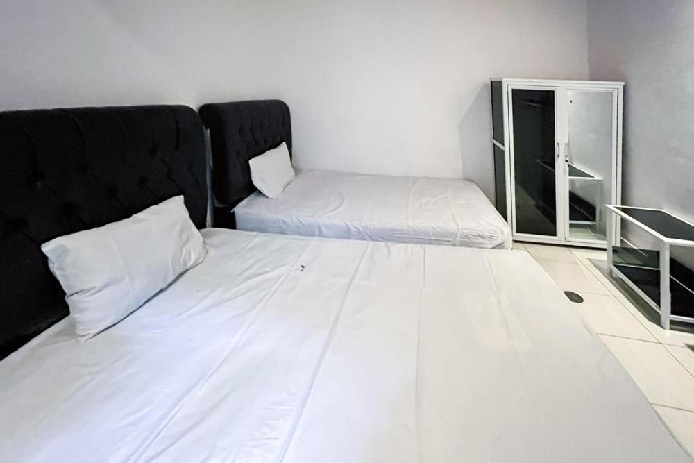 Kostel 99 Pangkal Pinang Redpartner Hotel Kültér fotó